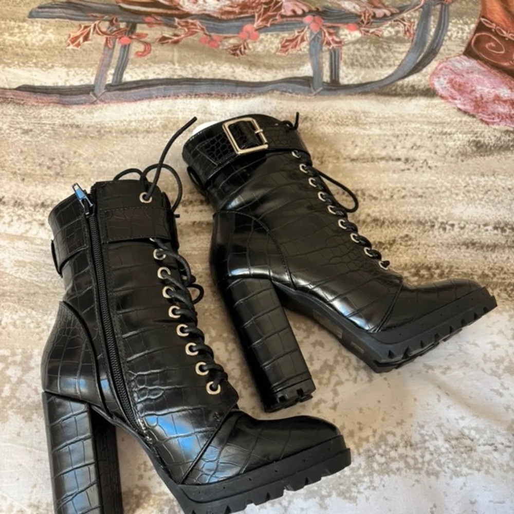 Elegant Black Croc-Embossed Heeled Boots